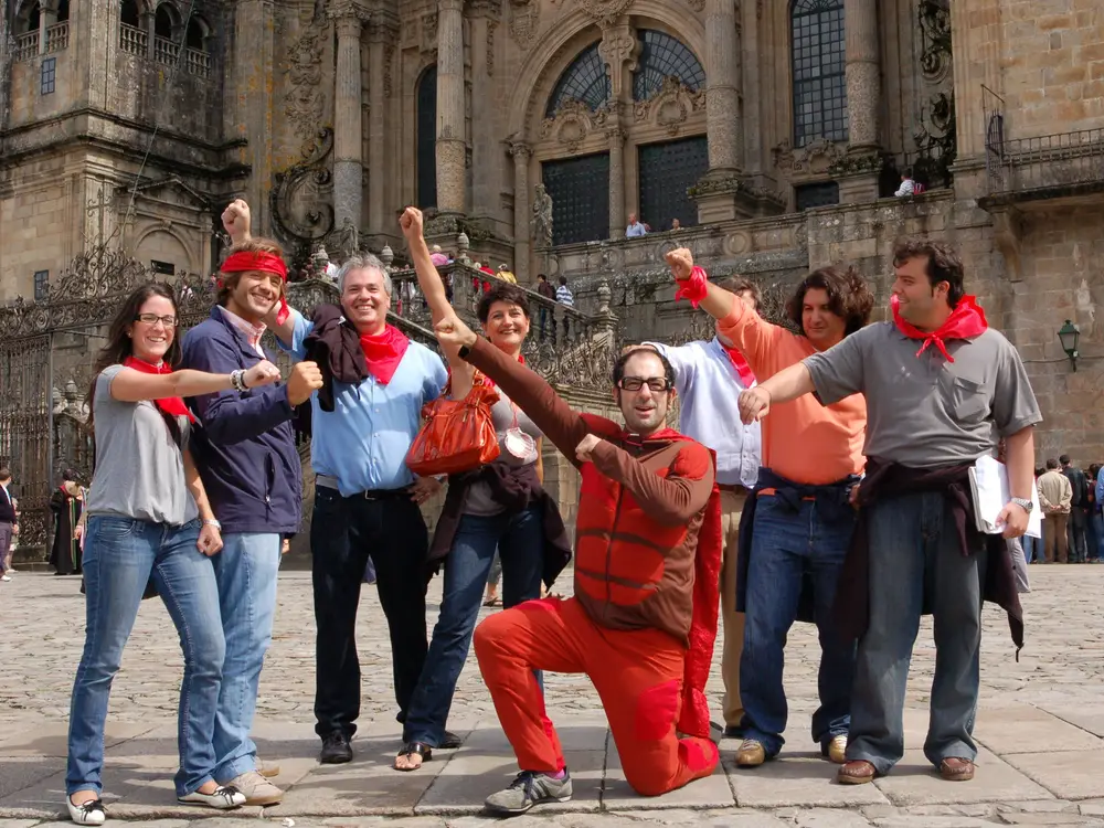 Grupo en la plaza del Obradoiro tras una ginkana